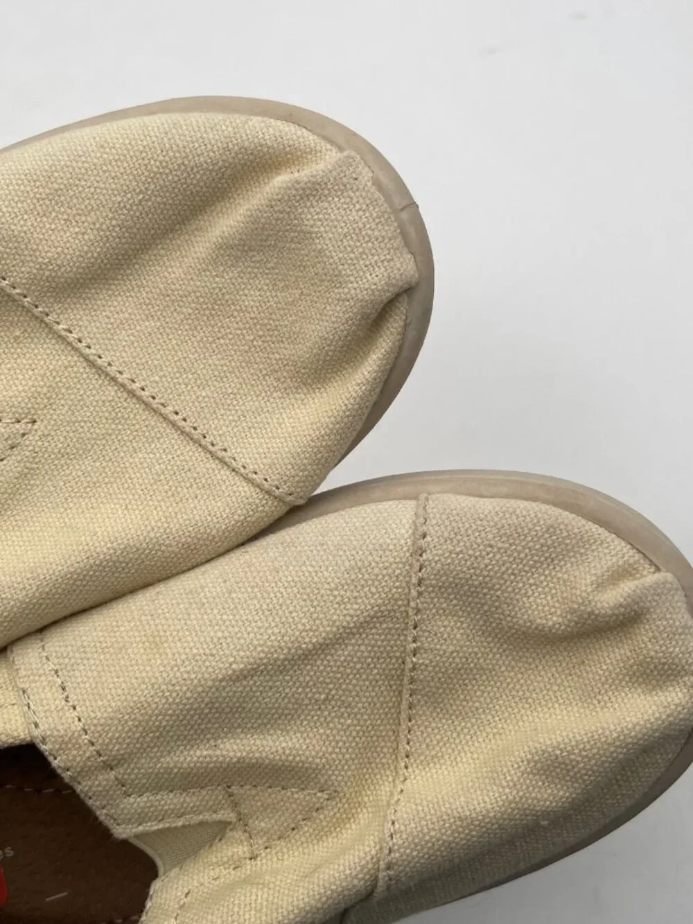 TOMS Kids Size 2.5 Y Yough Canvas Natural Slip-On Shoes T28